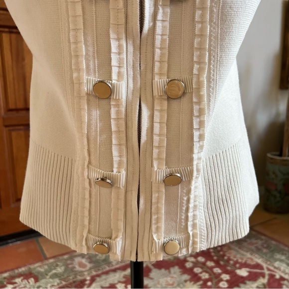 White House Black Market Cream Vest with Fur Trim - Picture 2 of 6